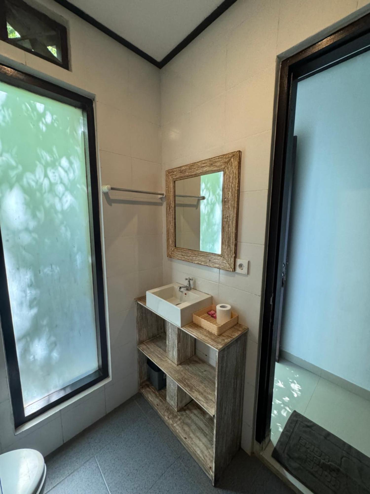 Kov Ceningan Hotel Lembongan Kültér fotó